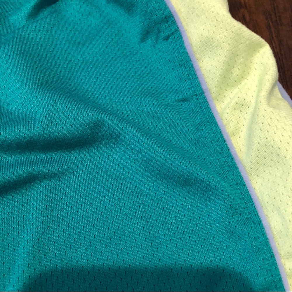 Women’s M Nike shorts - Picture 2 of 3